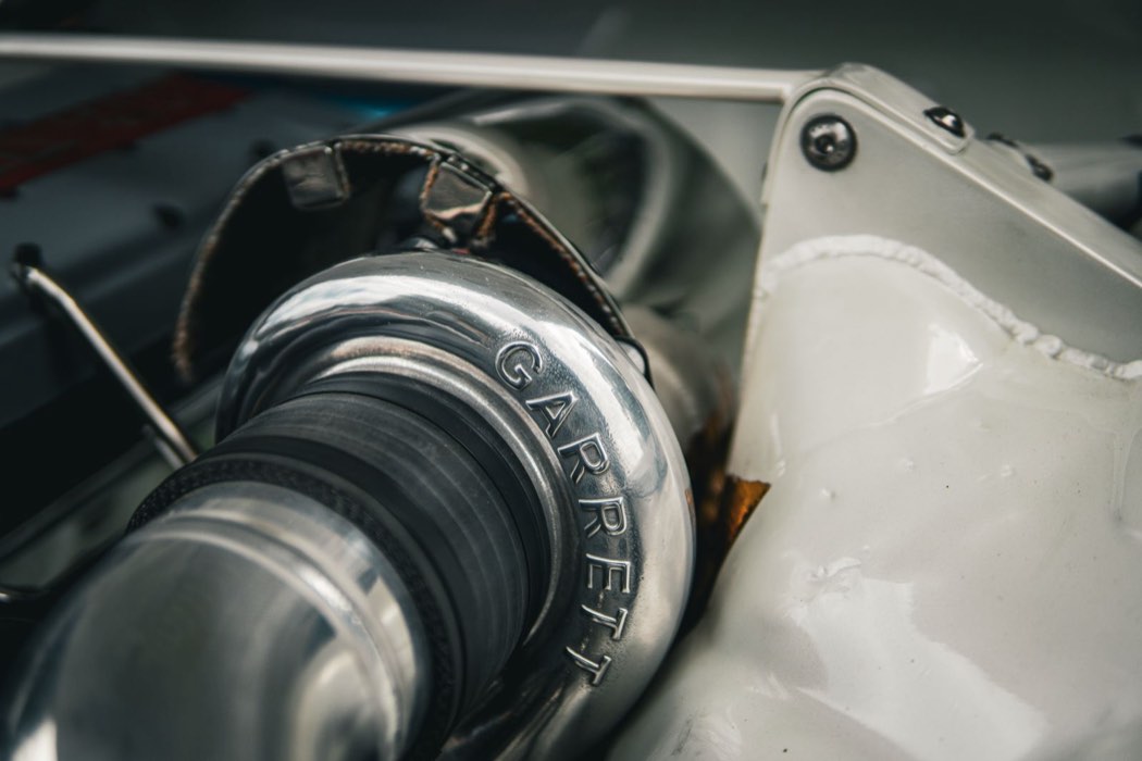 Turbocompresseur automobile vu de près