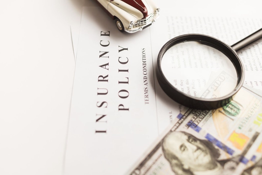 Contrat d’assurance examiné à la loupe