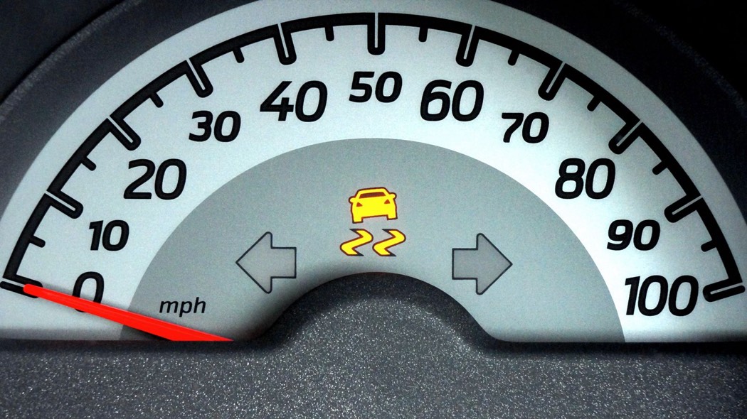 Témoin d’alerte allumé sur le compteur d’une voiture