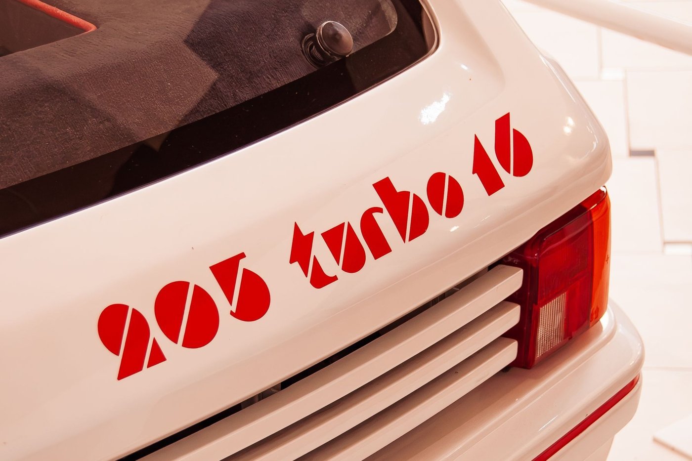 Peugeot 205 Turbo 16 : la série 200, le groupe B et des enchères à six chiffres