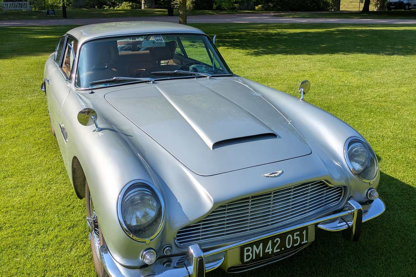 Aston Martin DB5 : histoire, versions, James Bond, prix et guide d’achat