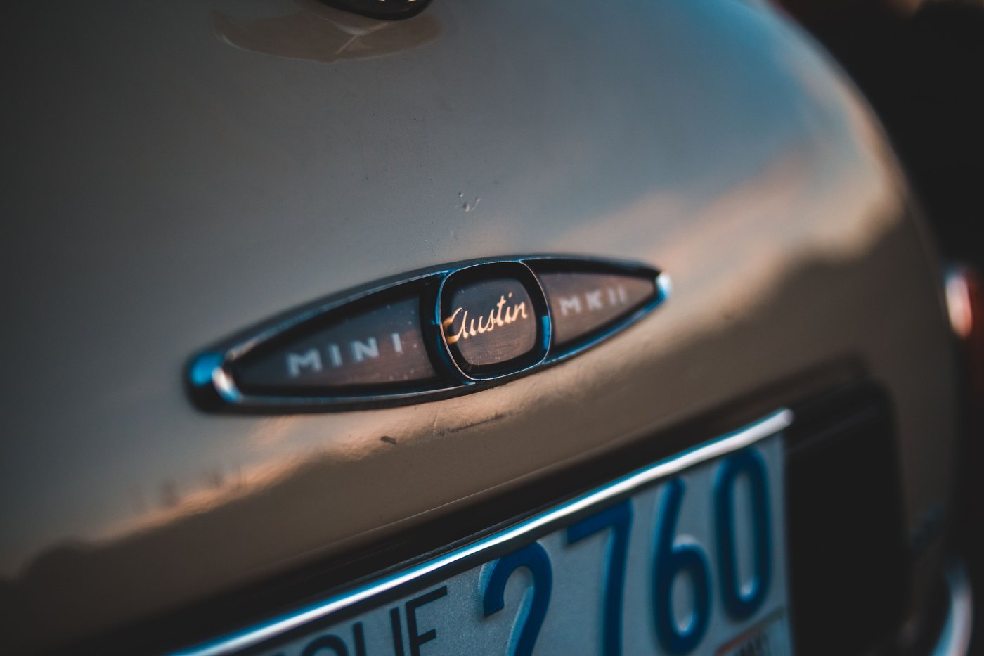 Badge Mini Austin MkII sur le coffre d'une Mini de 1968