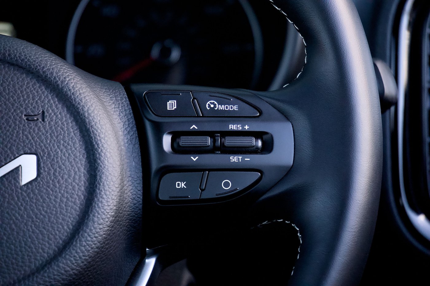 Régulateur de vitesse : fonctionnement, différence avec le limiteur, utilisation, avantages et installation