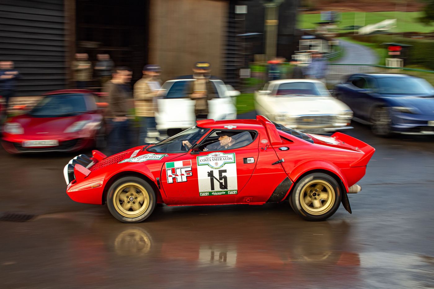 Lancia Stratos : histoire, technique, palmarès en rallye, prix et guide d’achat