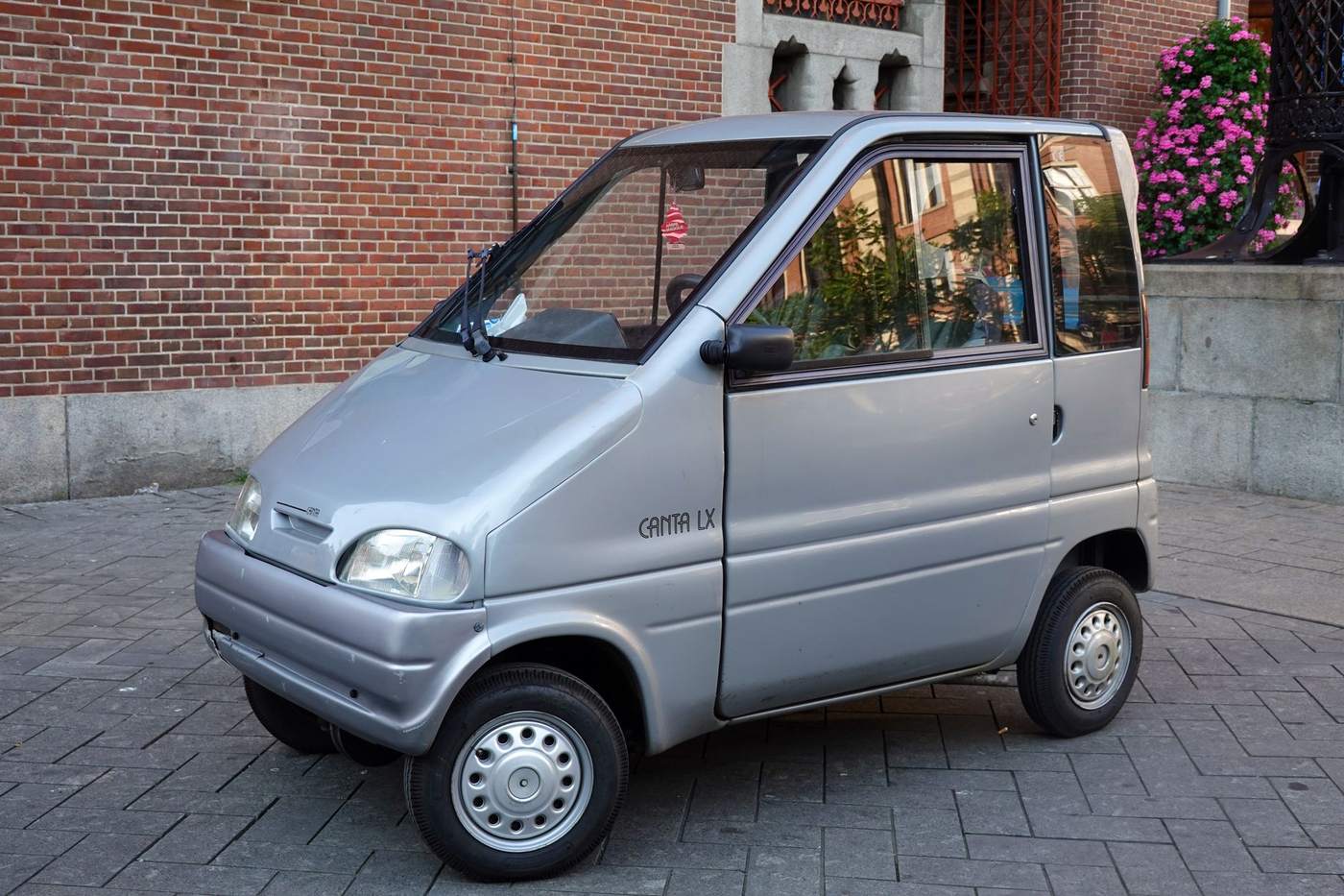 LOA Voiture Sans Permis : Fonctionnement, Prix et Conditions