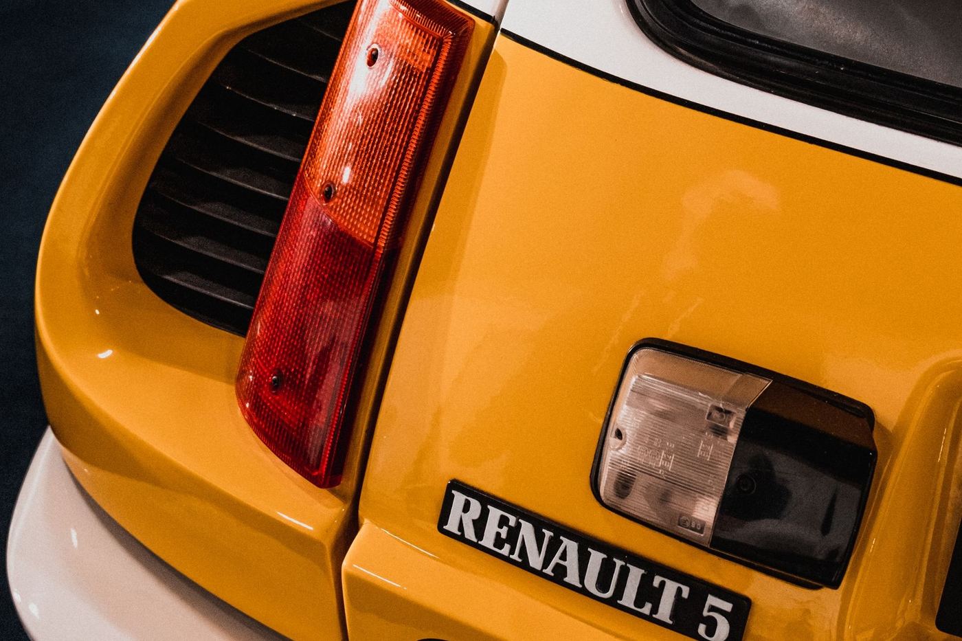 Renault 5 Turbo 2 : la R5 à moteur central qui a gagné les rallyes