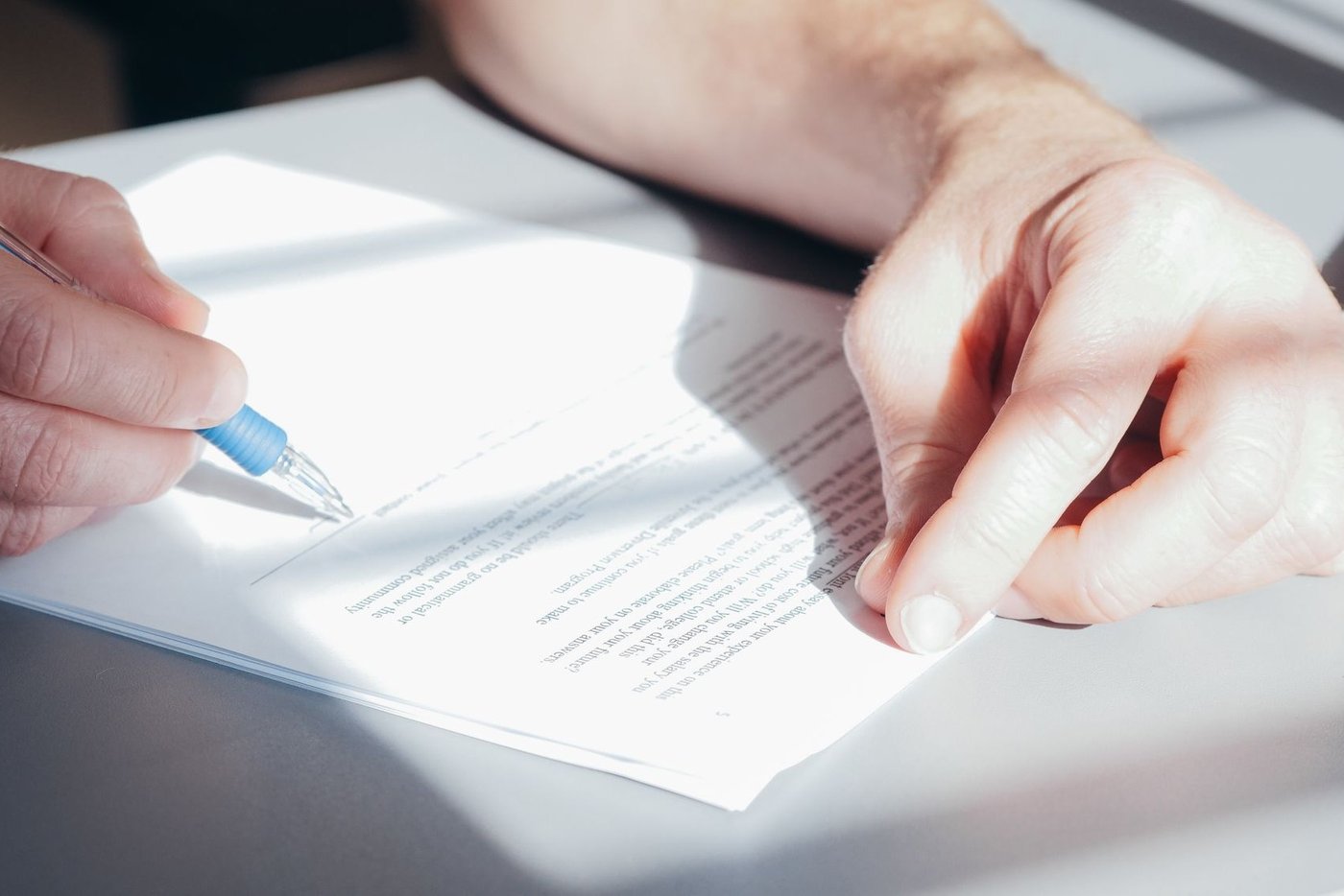 Signature d'un document de vente