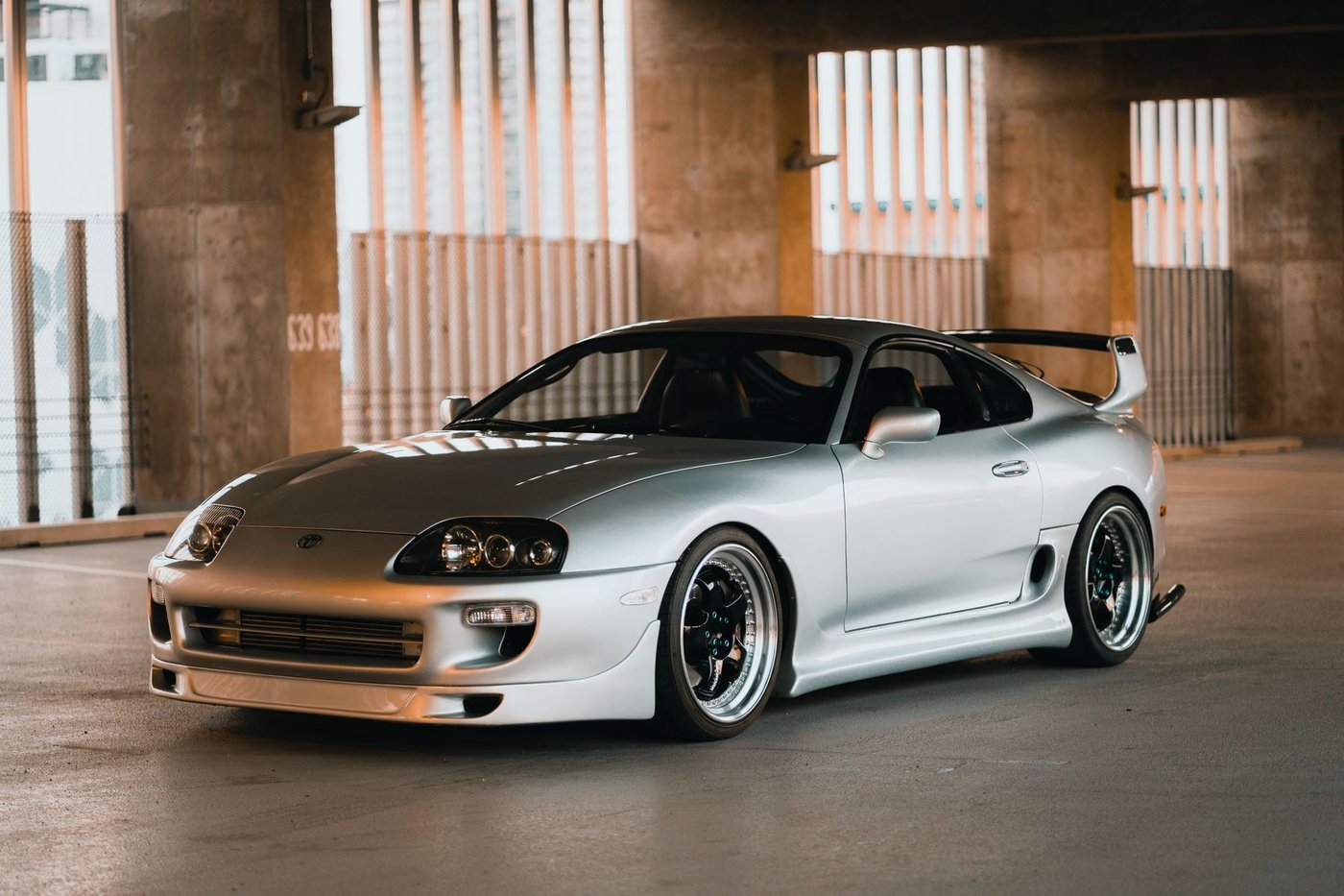 Toyota Supra MK4 : moteur 2JZ, versions, cote et points à vérifier