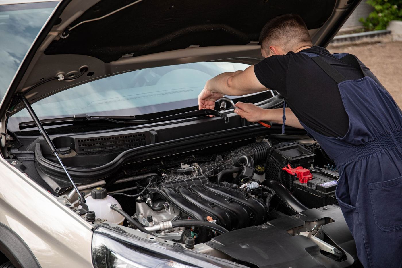 Verification du moteur d'une voiture d'occasion