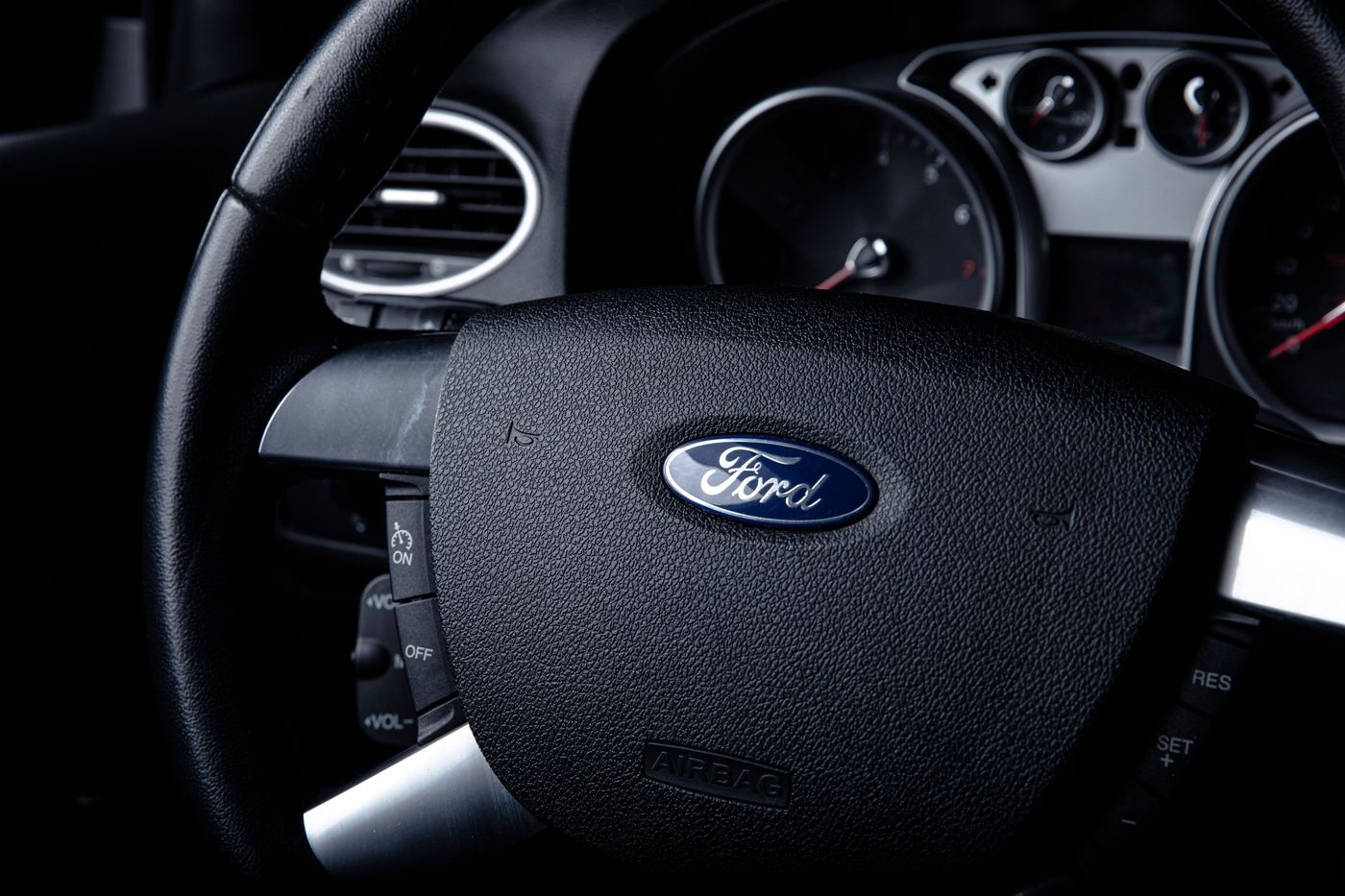Volant Ford avec airbag conducteur