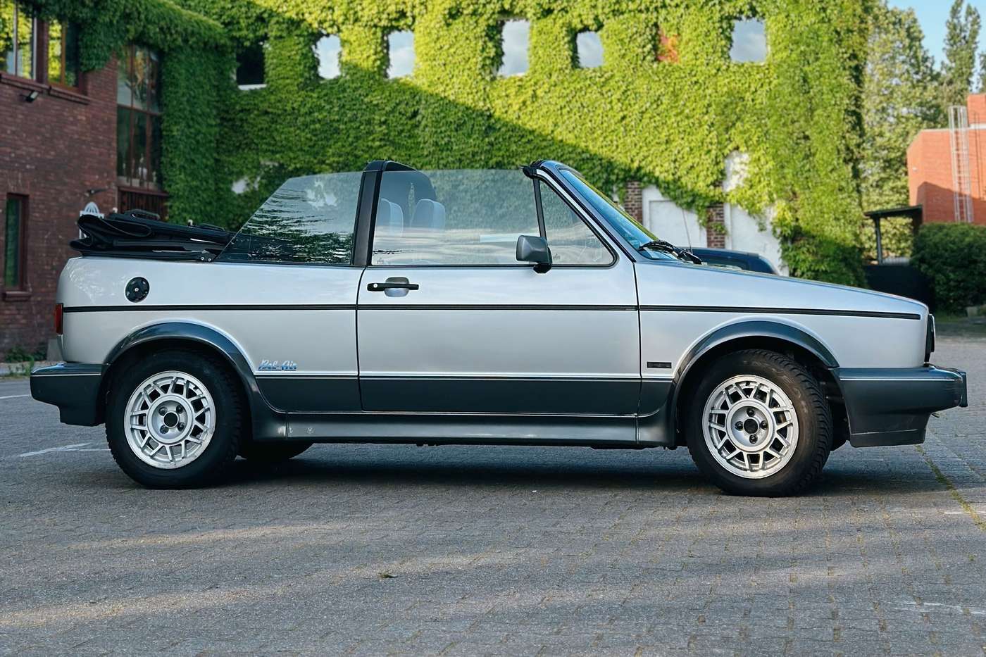 Volkswagen Golf Cabriolet première génération, la rivale directe de la Talbot Samba Cabriolet
